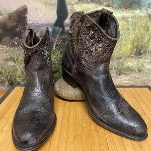Frye Deborah Studded Leather Boots Sz 10     Spain